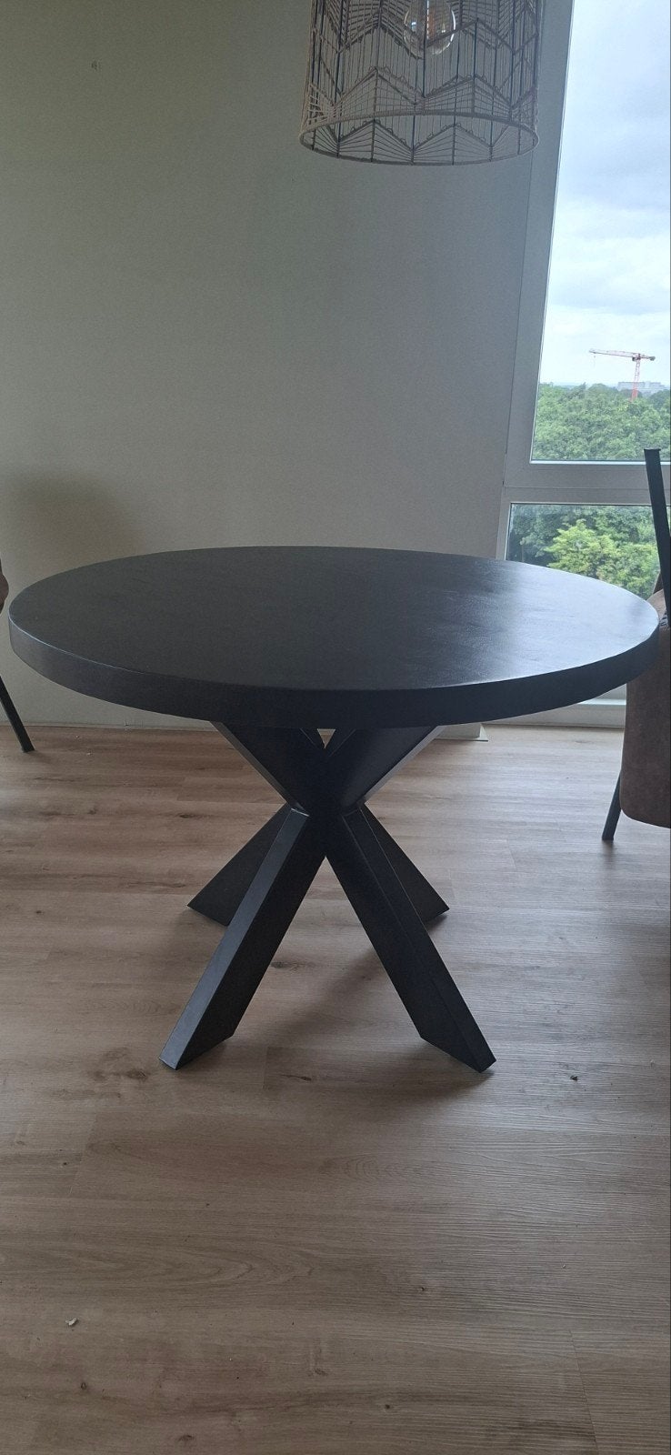 Ronde zwarte mangohouten eetkamertafel, 110x78 cm, Ophalen, Rond, Zo goed als nieuw, Vier personen