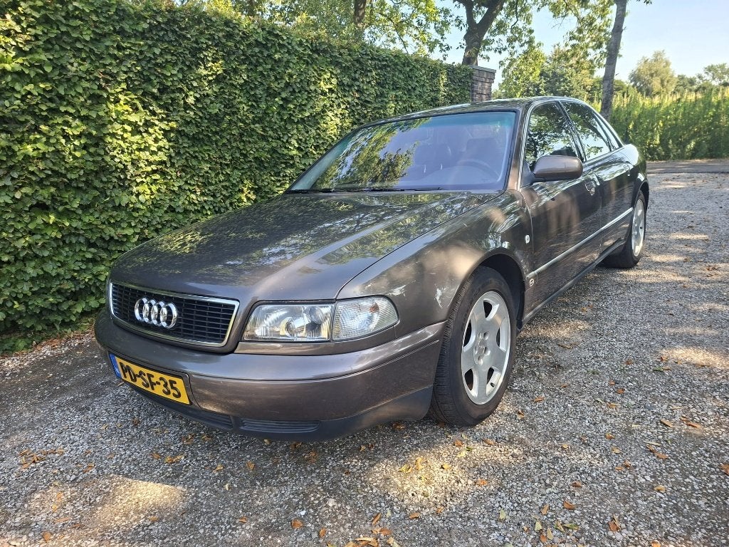 Audi A8 3.7 169KW AUT 1996 Grijs, inclusief extra onderdelen, 1750 kg, Lederen bekleding, Particulier, Sedan