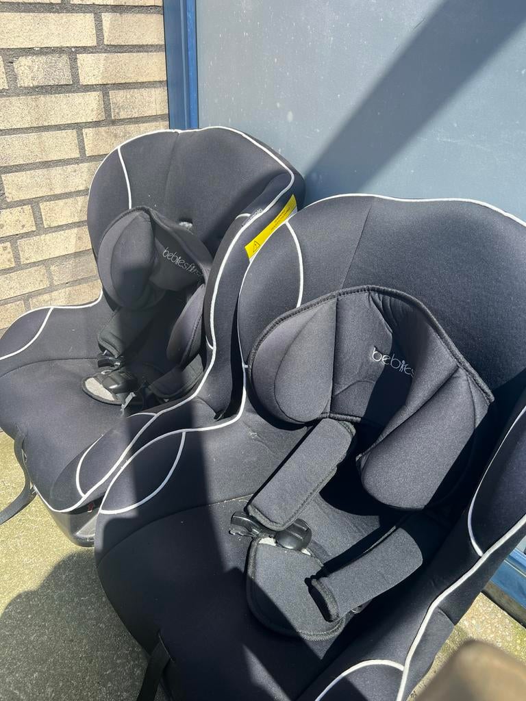 2x Bebies First autostoel - Zwart met witte accenten, Kinderen en Baby's, Autostoeltjes, Zijbescherming, 9 t/m 36 kg, Ophalen