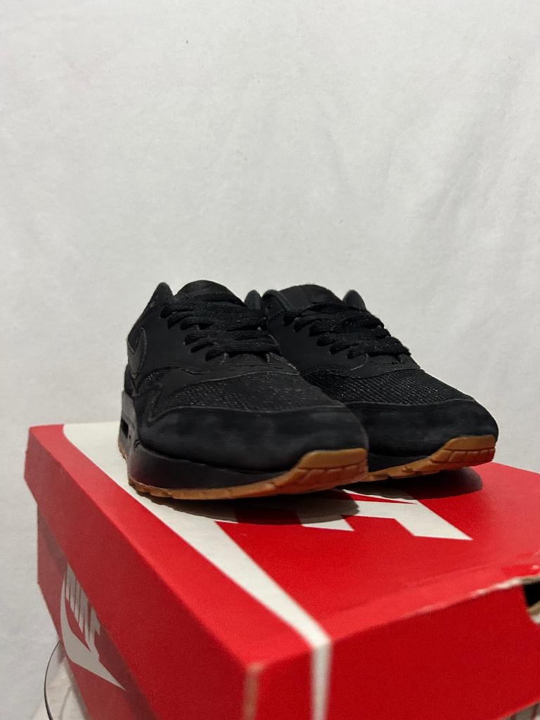 ALS NIEUW! Maat 40 - Nike Air Max 1 Black Gum, Kleding | Dames, Schoenen, Verzenden, Zwart, Nike, Nike