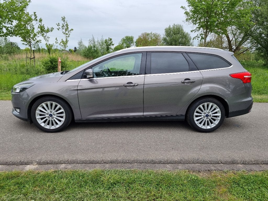 Ford Focus Wagon 1.0 Titanium, 125pk, airco, navigatie, Auto's, Euro 6, USB, Bruin, Origineel Nederlands