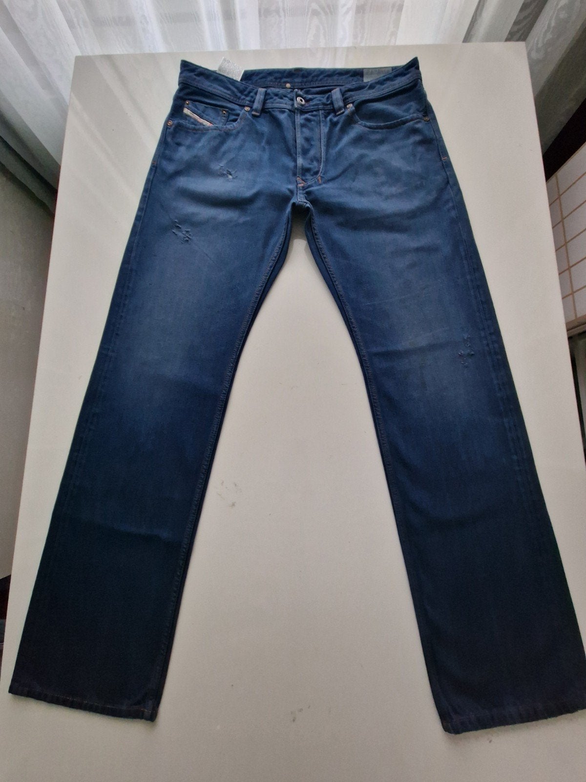 DIESEL LARKEE REGULAR STRAIGHT DESTROY JEANS SIZE 34/32, Kleding | Heren, Ophalen of Verzenden, Zo goed als nieuw, Blauw, W33 - W34 (confectie 48/50)
