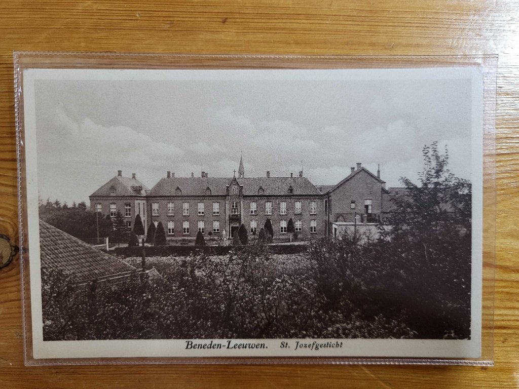ansicht Leeuwen sint jozefgesticht  klooster, Ophalen, Voor 1920, Gelderland