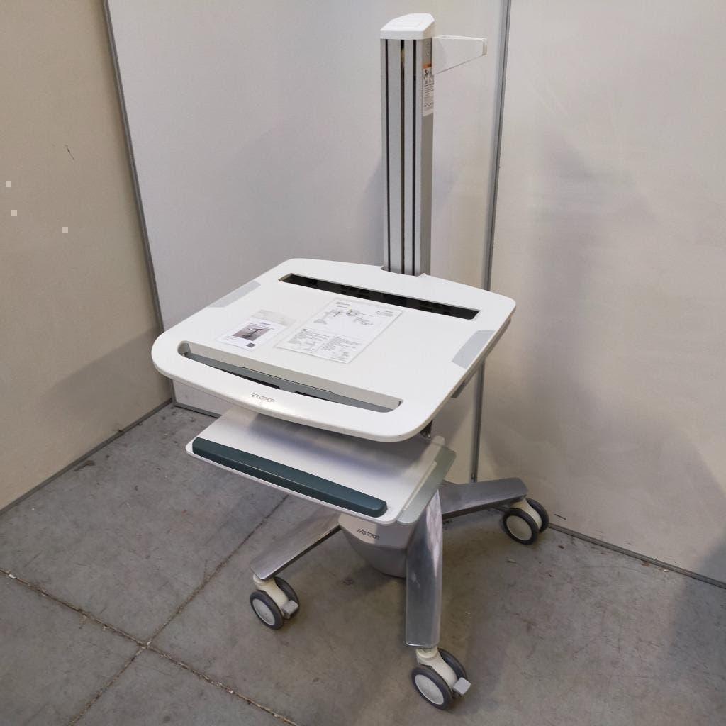 MEDISCHE Ergotron StyleView mobiele laptoptafel werktafel, Ophalen, Gebruikt