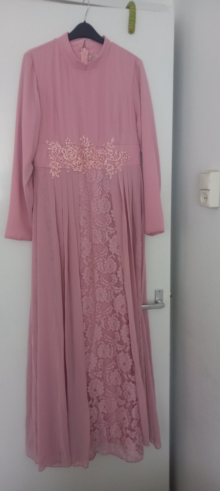 Roze galajurk met kant en lange mouwen - Miss Mehir, Maat 42/44 (L), Ophalen of Verzenden, Zo goed als nieuw, Roze