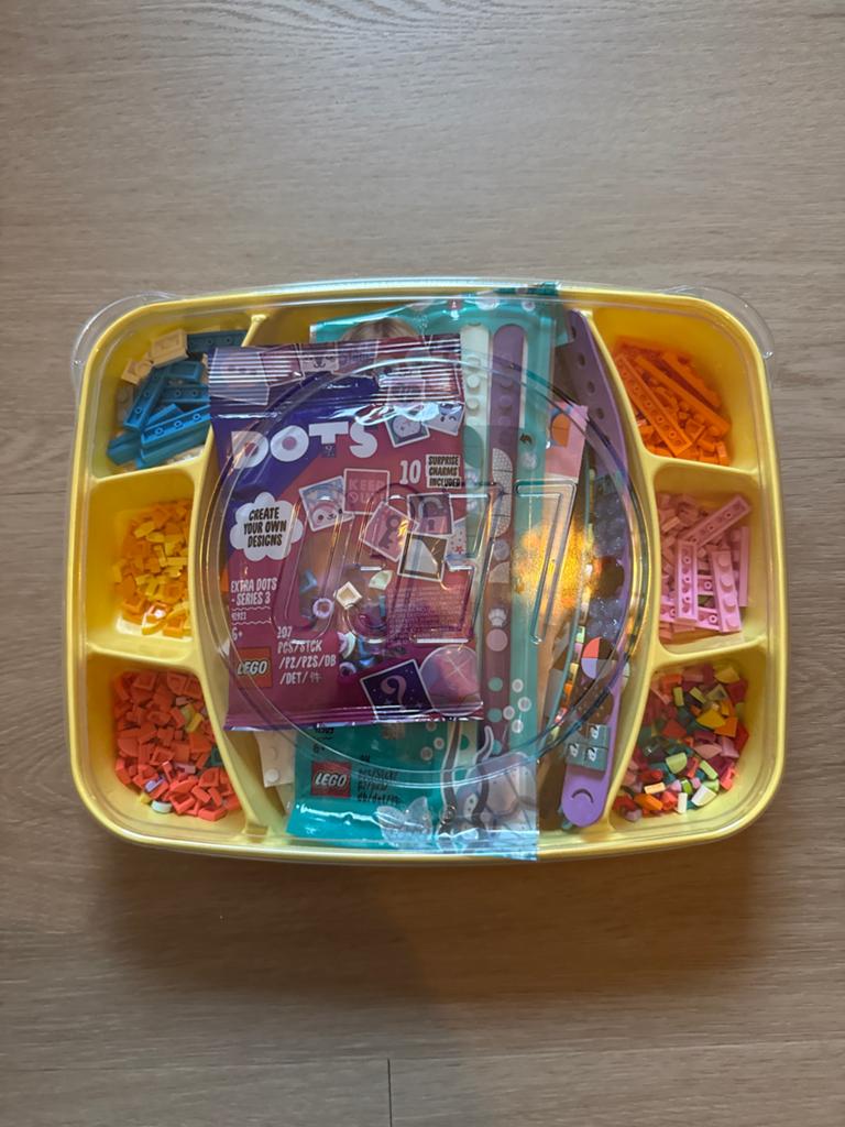 Lego Dots set met 6 armbanden en extra versiering, Ophalen, Zo goed als nieuw