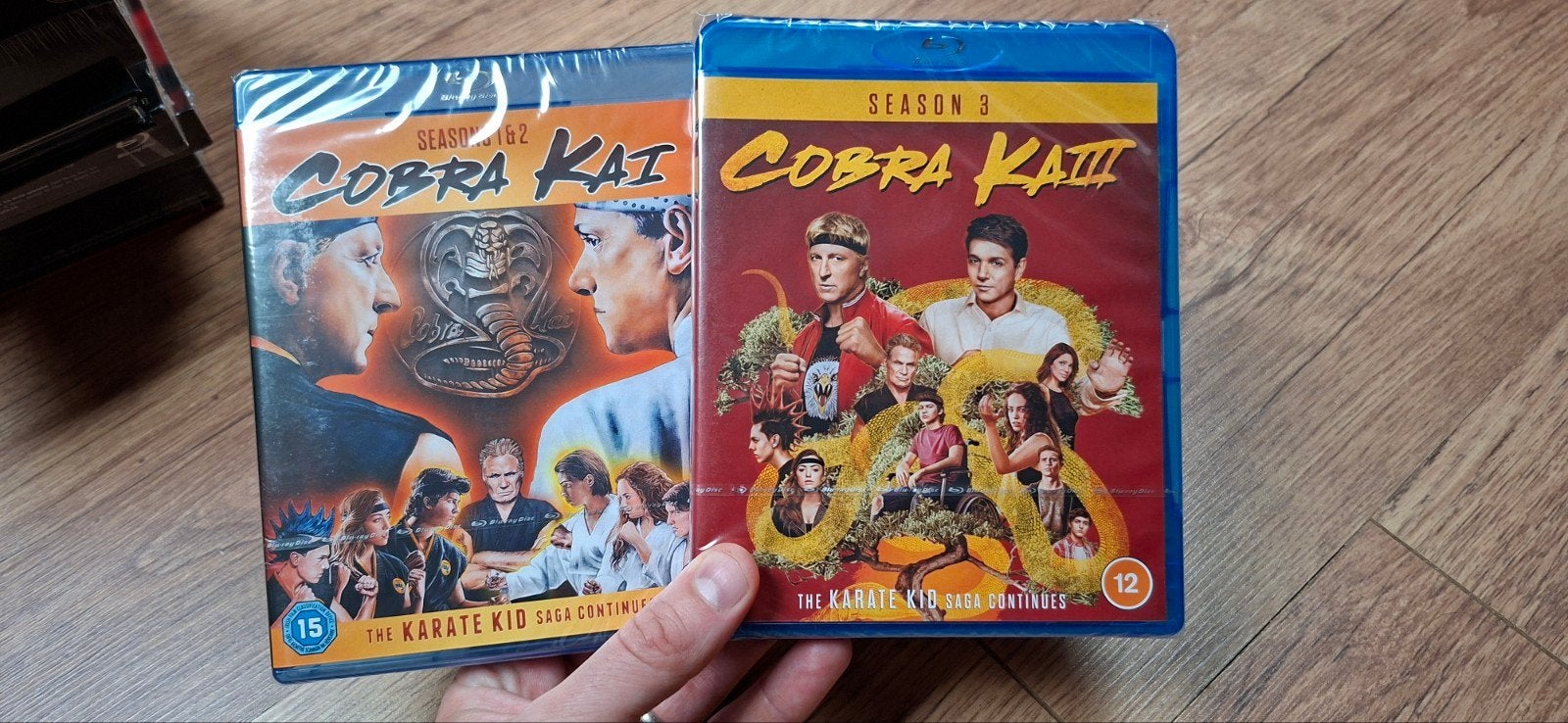 Cobra Kai Seizoen 1 & 2 Blu-ray (UK Import), Ophalen of Verzenden, Nieuw in verpakking, Boxset