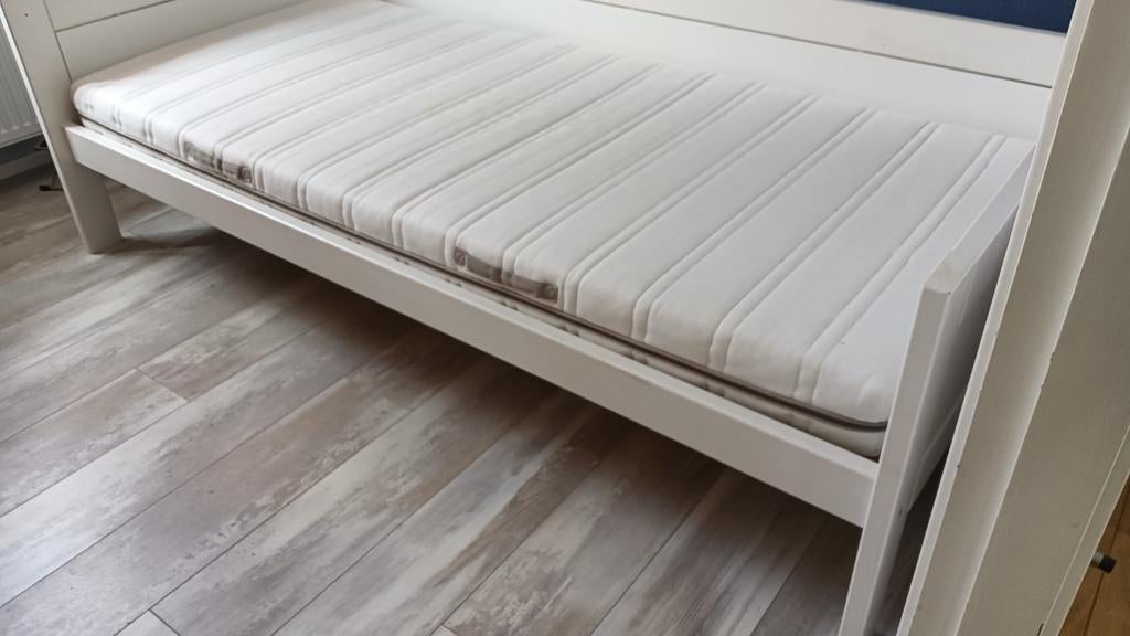 Wit houten Lifetime eenpersoonsbed met matras, Gebruikt, 90 cm, Eenpersoons, Wit