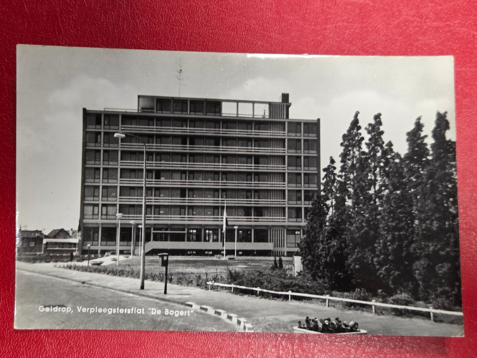 Geldrop bij Eindhoven Verpleegstersflat De Bogert, Ophalen of Verzenden, Noord-Brabant