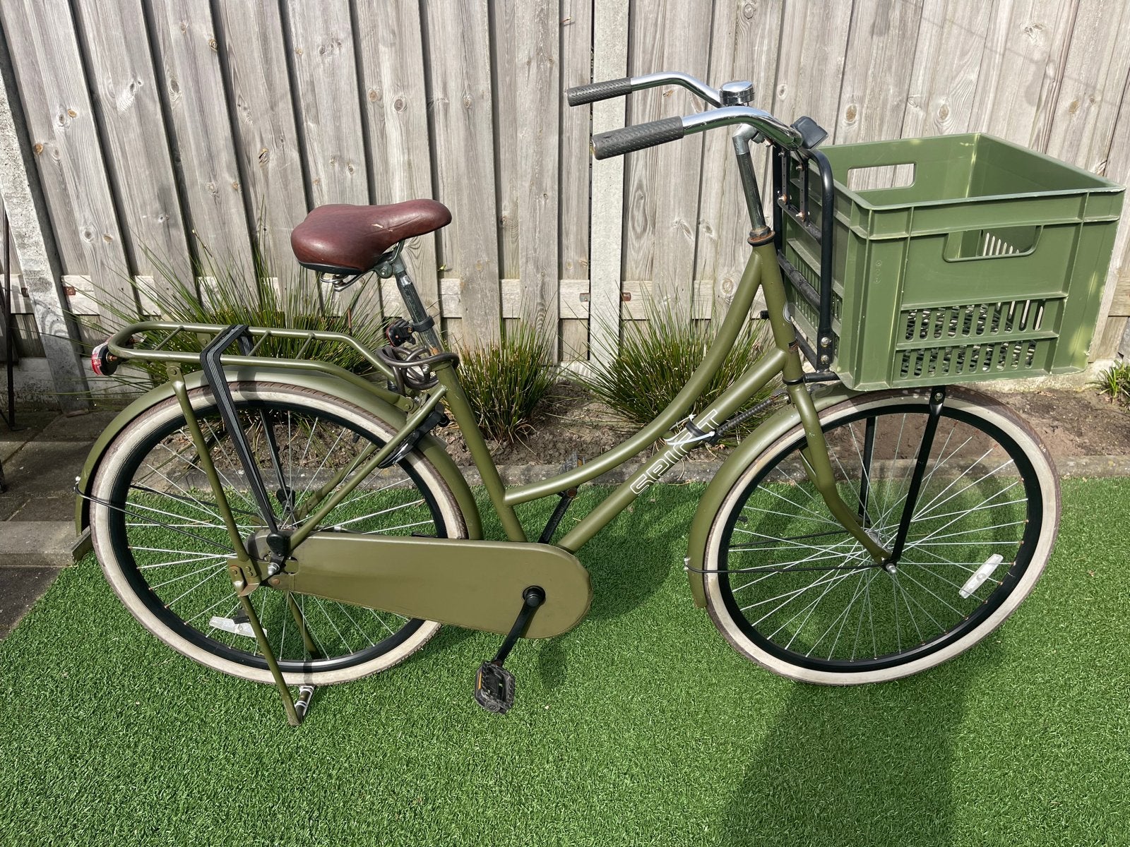 Omafiets 28 inch met krat - Groen, 53 tot 56 cm, Ophalen of Verzenden, Gebruikt, Terugtraprem