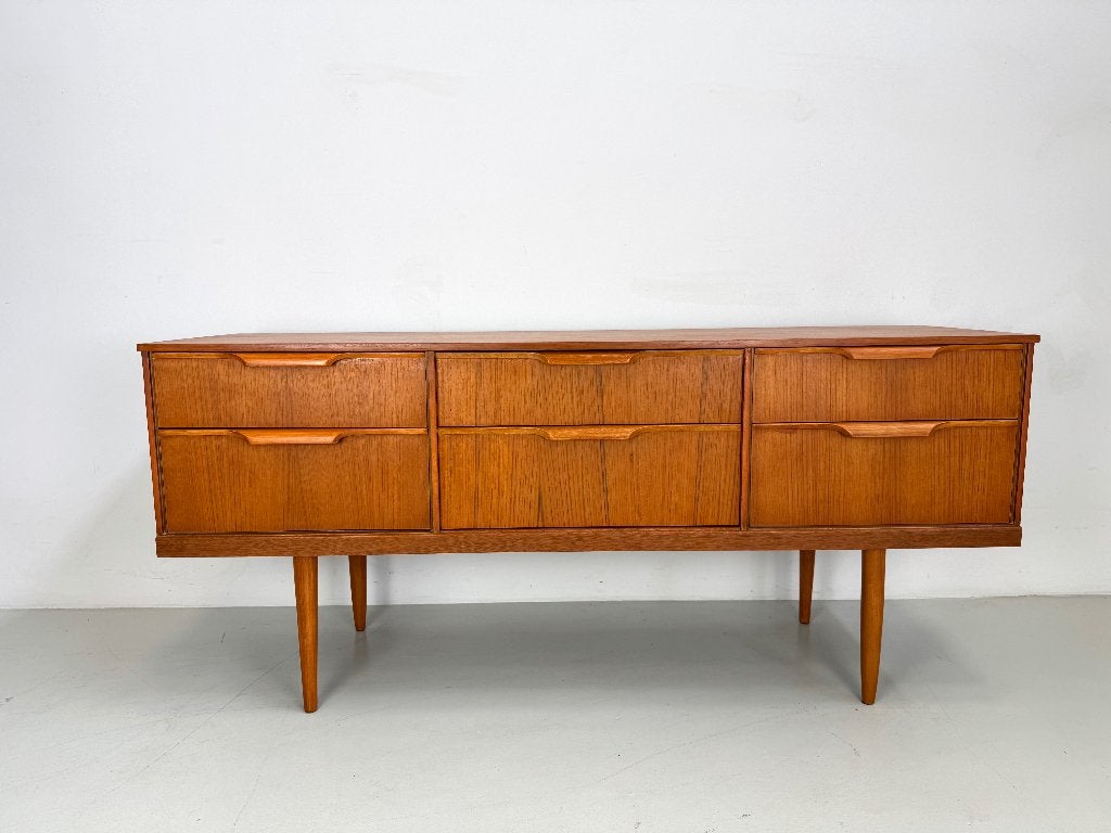 Vintage dressoir Austinsuite., Ophalen of Verzenden, Zo goed als nieuw, 25 tot 50 cm, 150 tot 200 cm