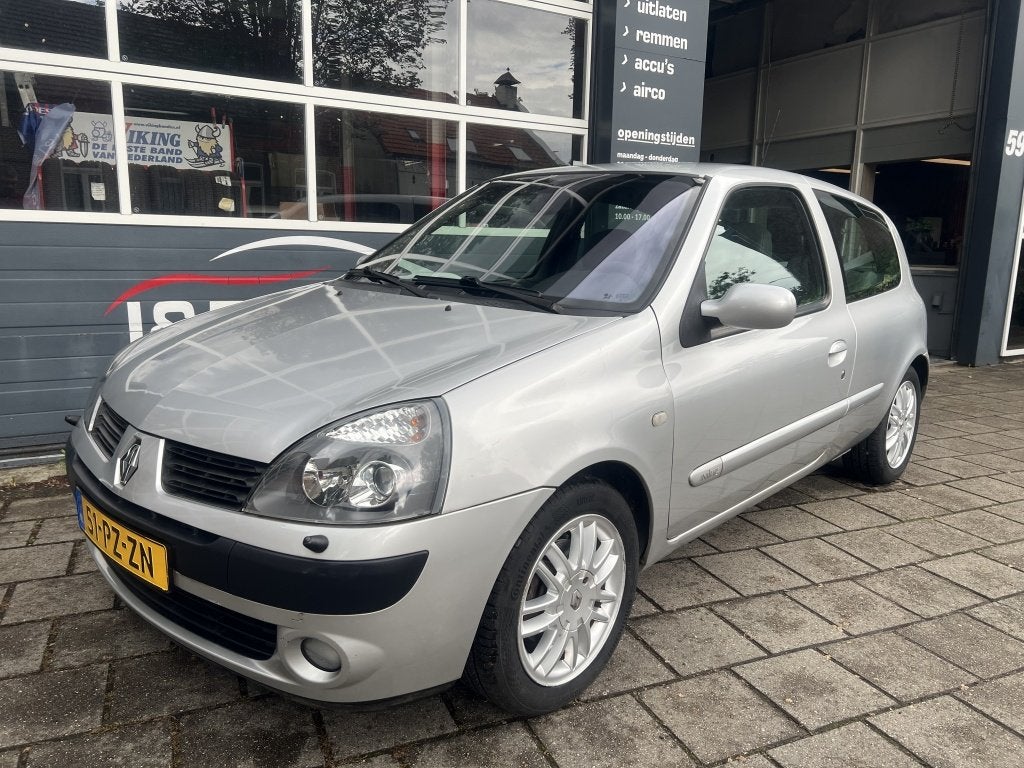 Renault Clio 1.4-16V Initiale Airco Leder Apk 7-2027, Auto's, 15 km/l, Handgeschakeld, Automatische klimaatregeling, 955 kg
