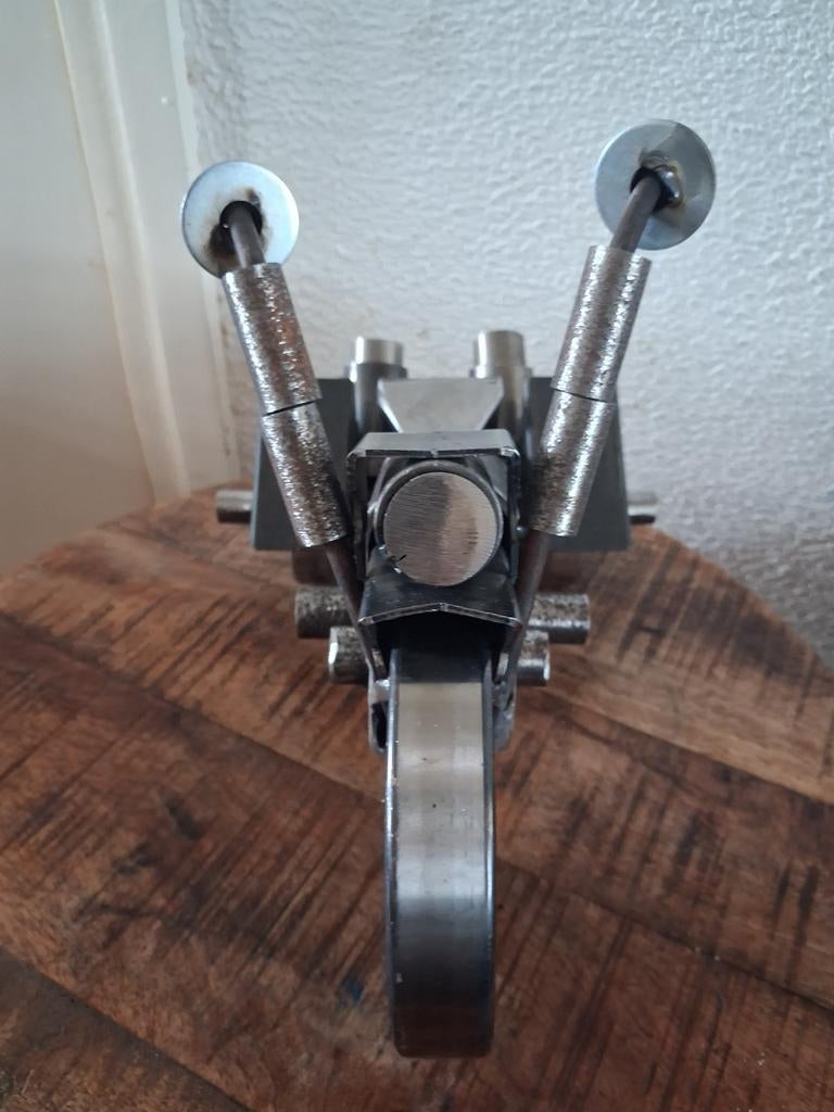 Unieke metalen motorfiets sculptuur - Handgemaakt, Ophalen of Verzenden, Groter dan 1:32, Overige typen, Overige merken