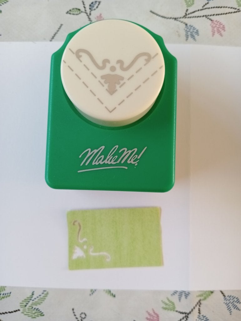 Bijna nieuwe papierponzen en nieuwe borduurmal, Hobby en Vrije tijd, Ophalen of Verzenden, Nieuw, Pons of Mal