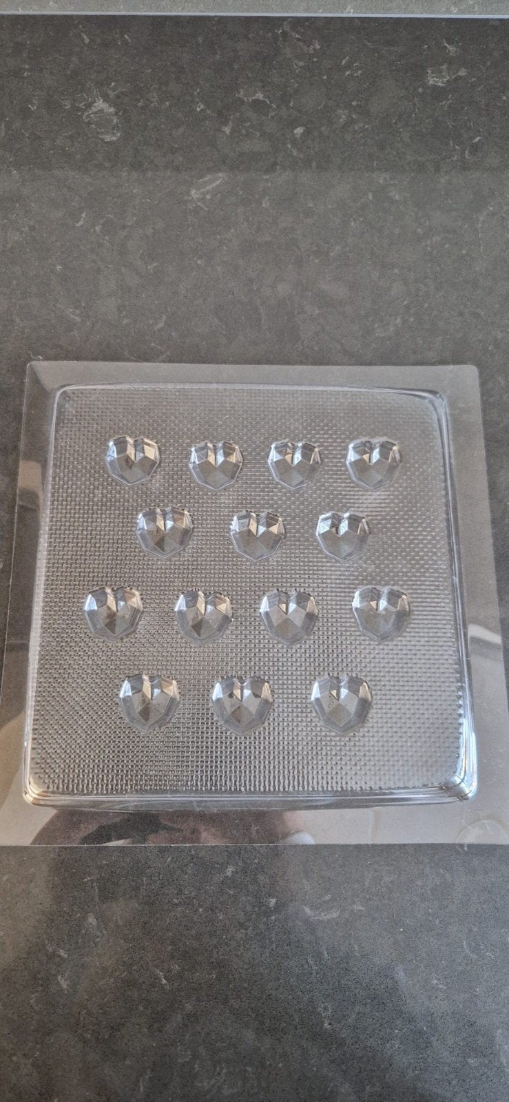 Mal met mini geo hartjes. Een enkele keer gebruikt., Ophalen of Verzenden, Zo goed als nieuw, Taarten of Cupcakes, Bakvorm