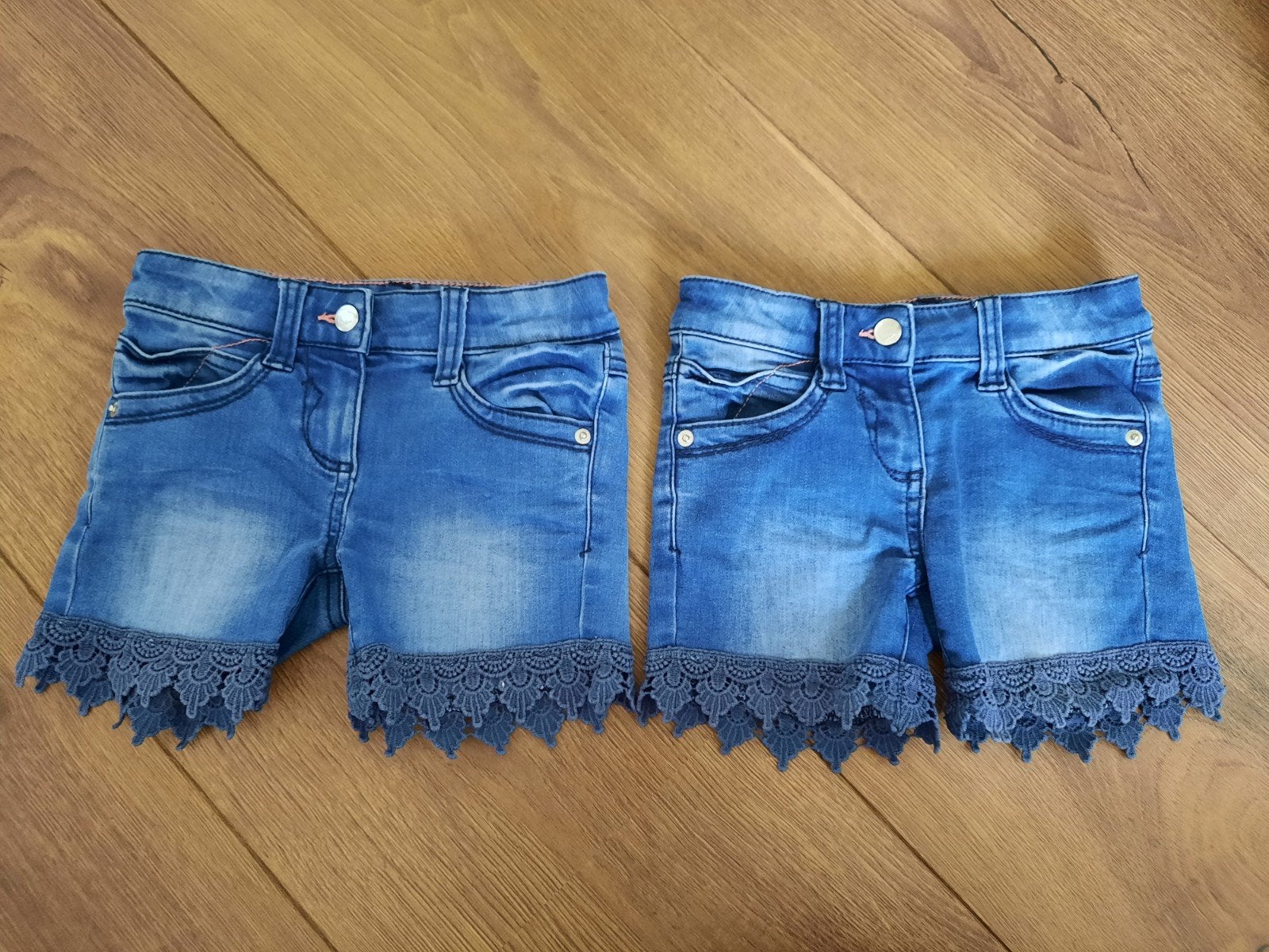 Tweeling S.Oliver korte jeans maat 98.
Bijna Nieuwstaat. Het, Kinderen en Baby's, Ophalen of Verzenden, Zo goed als nieuw, Kleding