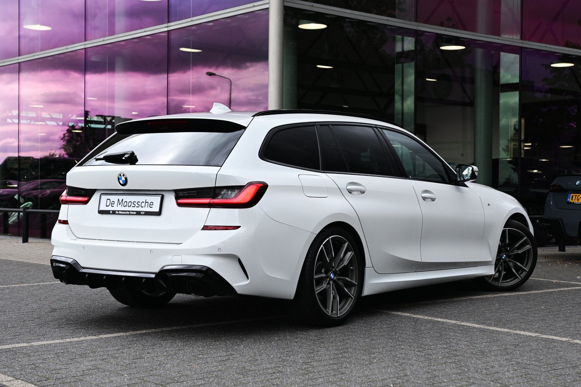 BMW 3 Serie Touring 320i Executive Edition M Sport Automaat, Auto's, Achterwielaandrijving, Gebruikt, 4 cilinders, Alcantara