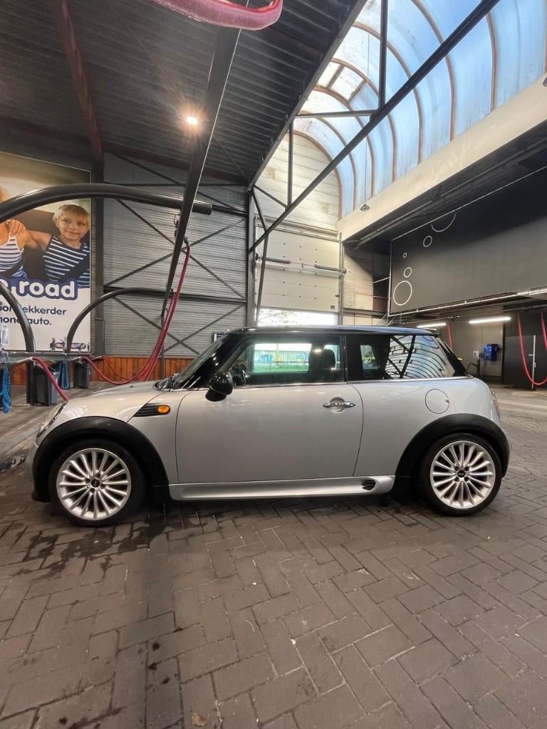 Mini Cooper John Cooper Works Body kit  APK APRIL 2027 (!!!), Auto's, Mini, Voorwielaandrijving, 4 cilinders, 4 stoelen, 49 €/maand