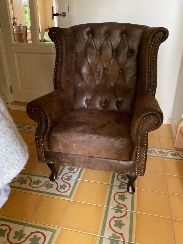 Oorfauteuil van imitatiesuede, Huis en Inrichting, Fauteuils, Ophalen, Minder dan 75 cm, Zo goed als nieuw, Stof