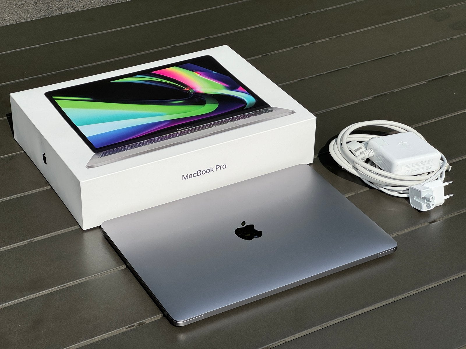 MacBook Pro 13-inch M1 2020 (nieuwstaat, accu 98%), Computers en Software, Apple Macbooks, 256 GB, Qwerty, 8 GB, 13 inch