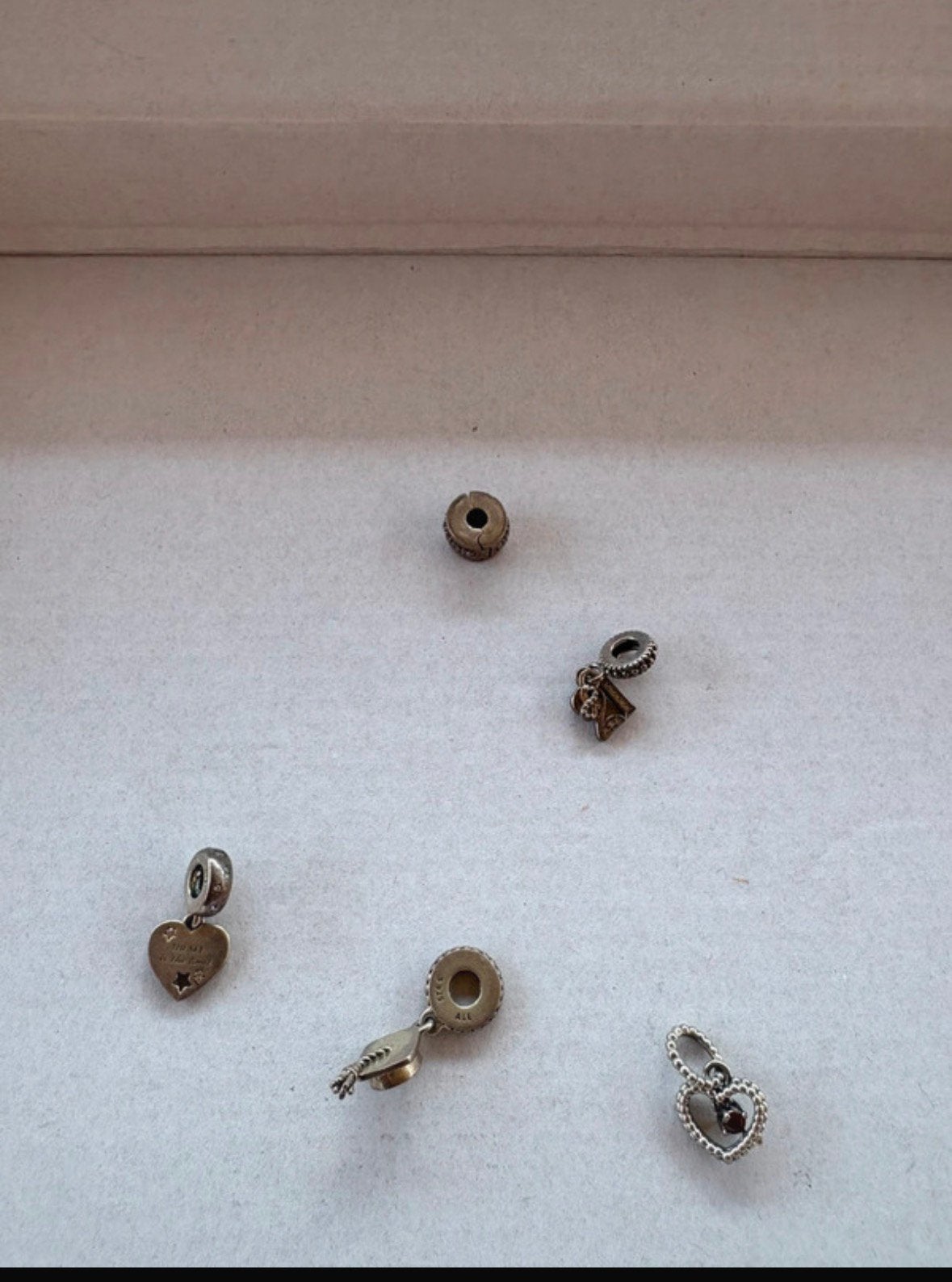 Pandora bedels, Ophalen, Gebruikt, Pandora, 4 bedels of meer