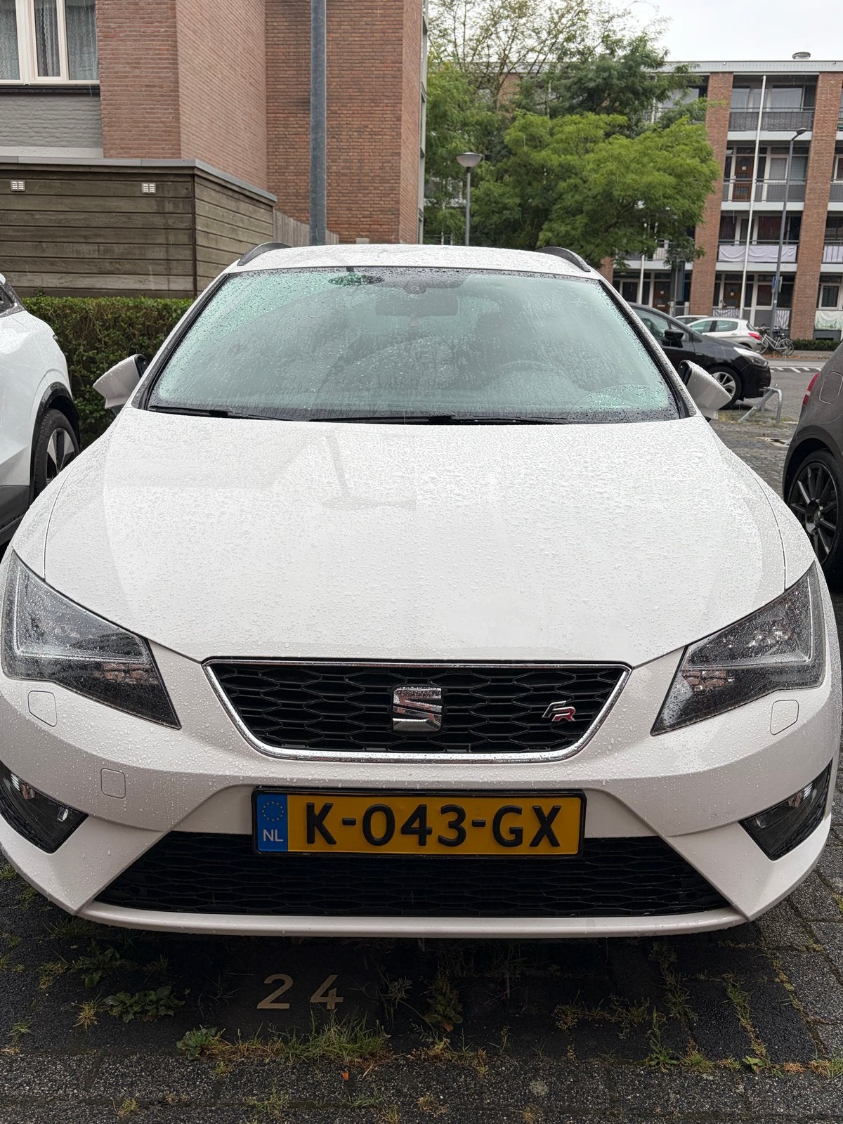 Seat Leon FR 1.4 TSI ST wit, Voorwielaandrijving, 1169 kg, Zwart, 4 cilinders