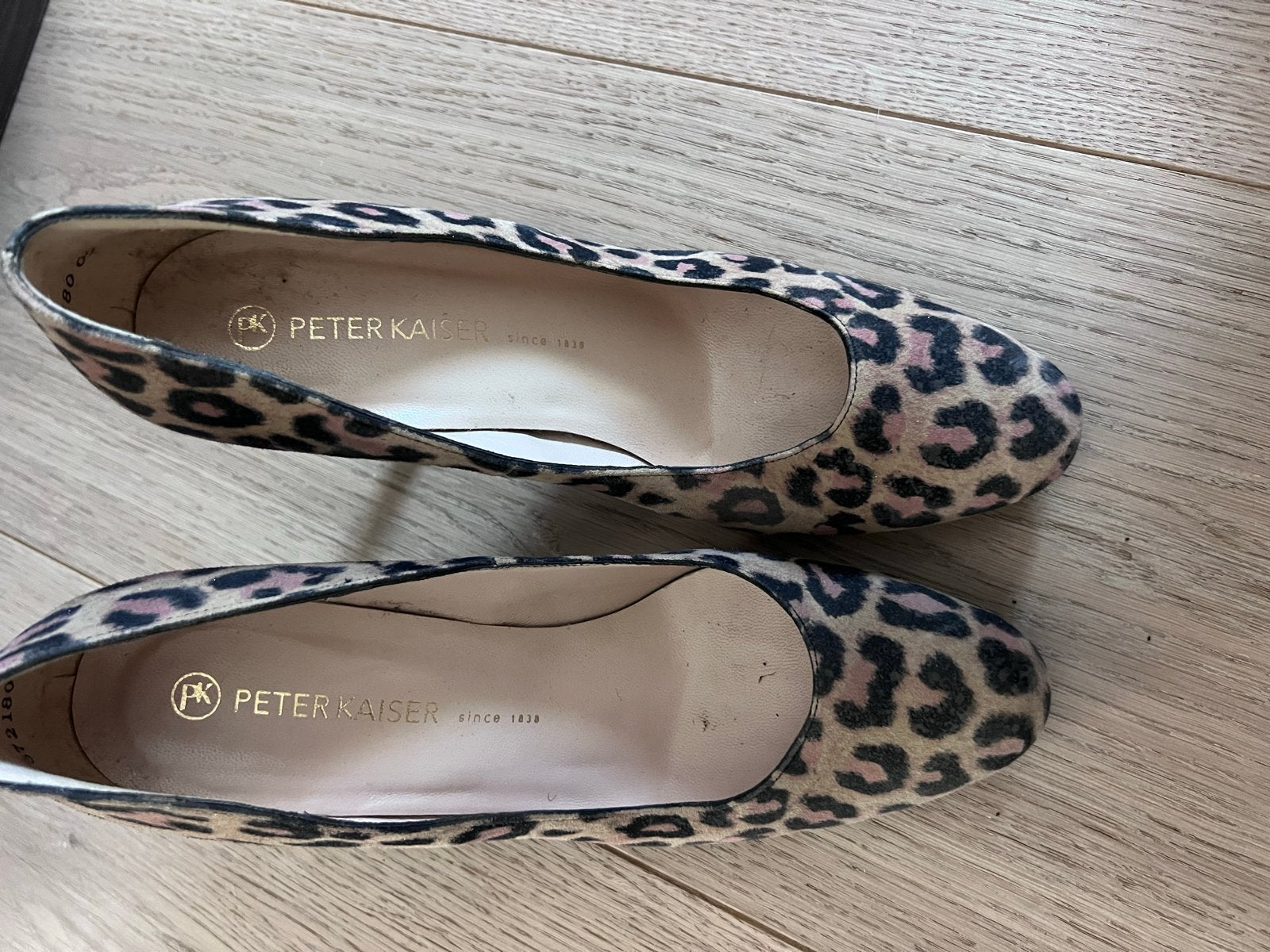 Peter Kaiser hakken maat 41 panterlook zgan, Verzenden, Zo goed als nieuw, Overige kleuren, Pumps