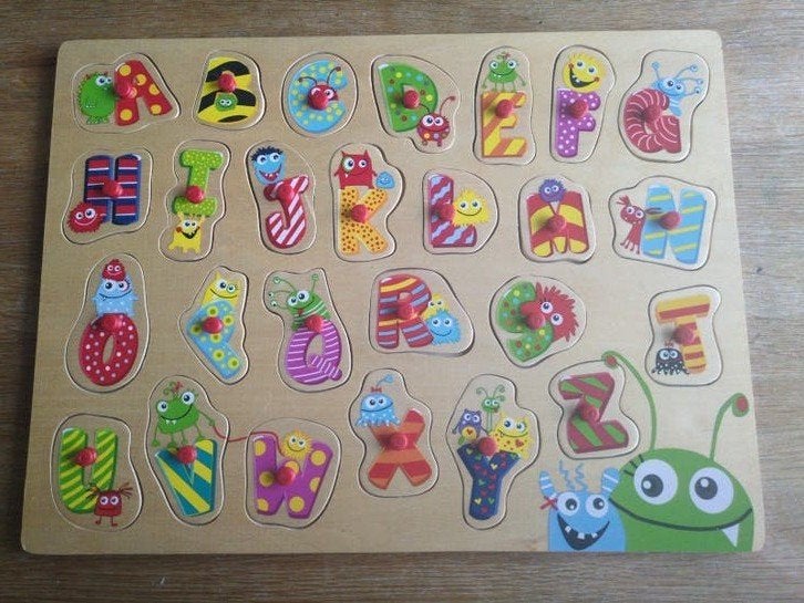 Houten alfabet puzzel met vrolijke beestjes - 40x30cm, Ophalen of Verzenden, Gebruikt, Puzzelen