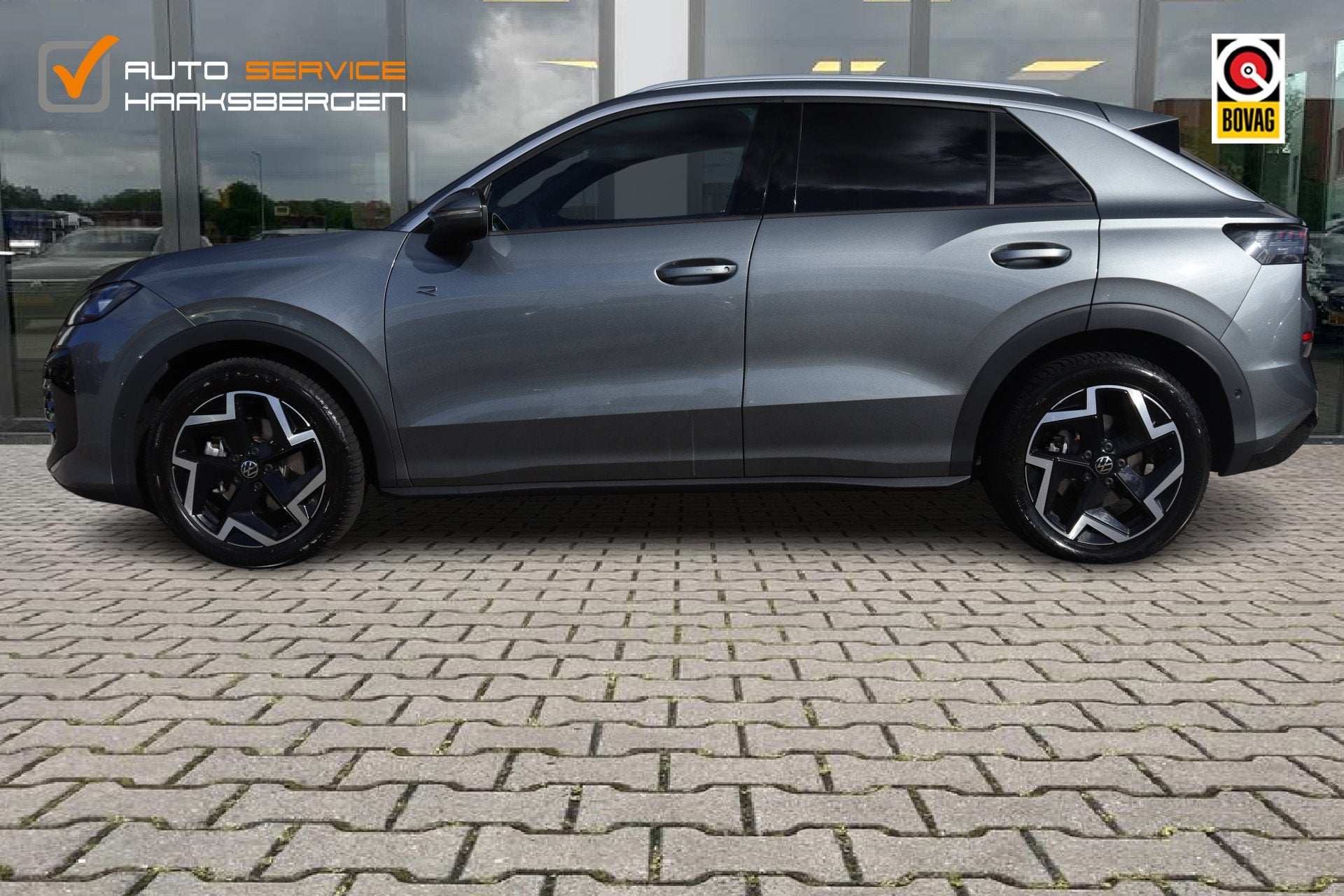 Volkswagen T-Roc 1.5 eTSI R-Line | Camera | ACC | Winter Pak, Auto's, 1374 kg, Zwart, 4 cilinders, 150 pk