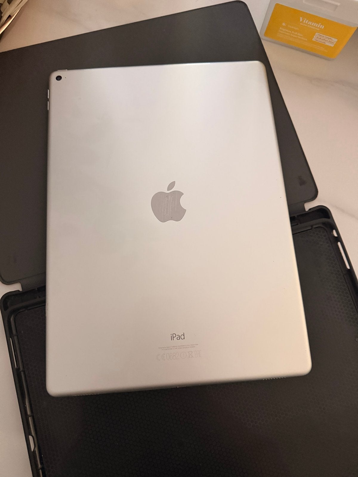 iPad Pro 1e generatie 128GB (12,9 inch) incl. hoes en extra, Computers en Software, Ophalen, 12 inch, Zo goed als nieuw, Apple iPad Pro