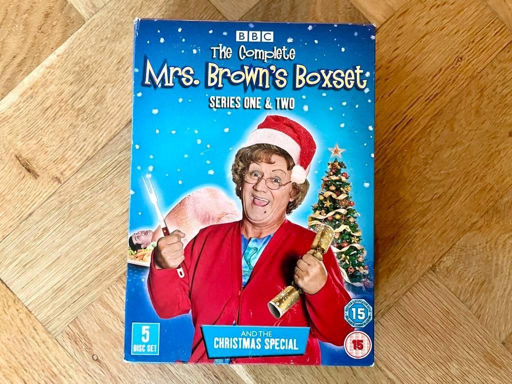 BBC: Mrs. Brown’s Boys Serie 1 + 2 in Christmas DVD Boxset, Boxset, Ophalen of Verzenden, Zo goed als nieuw, Komedie