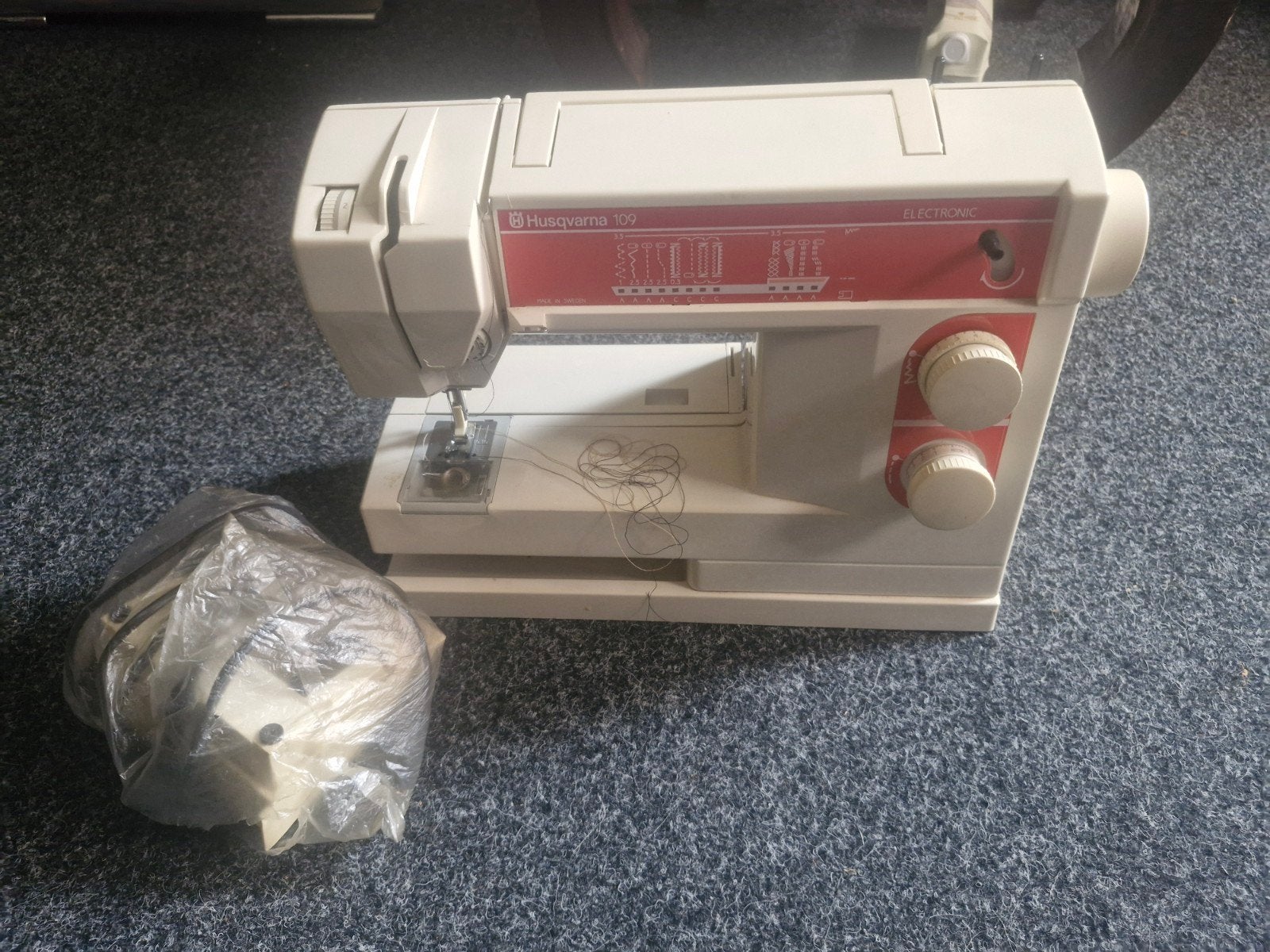 Husqvarna 109 Elektronische Naaimachine, Ophalen of Verzenden, Gebruikt, Naaimachine, Husqvarna