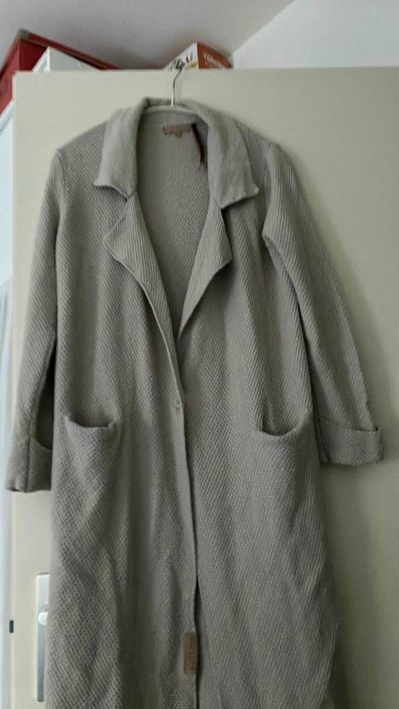 Zusss beige vest maat L, Ophalen of Verzenden, Zo goed als nieuw, Maat 38/40 (M), Beige