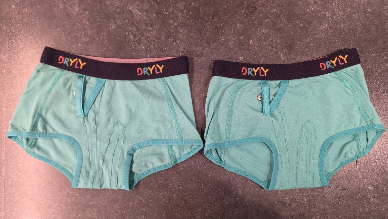 2 Dryly Plaswekker broekjes maat 134-140 - Stop bedplassen!, Kinderen en Baby's, Ophalen of Verzenden, Zo goed als nieuw