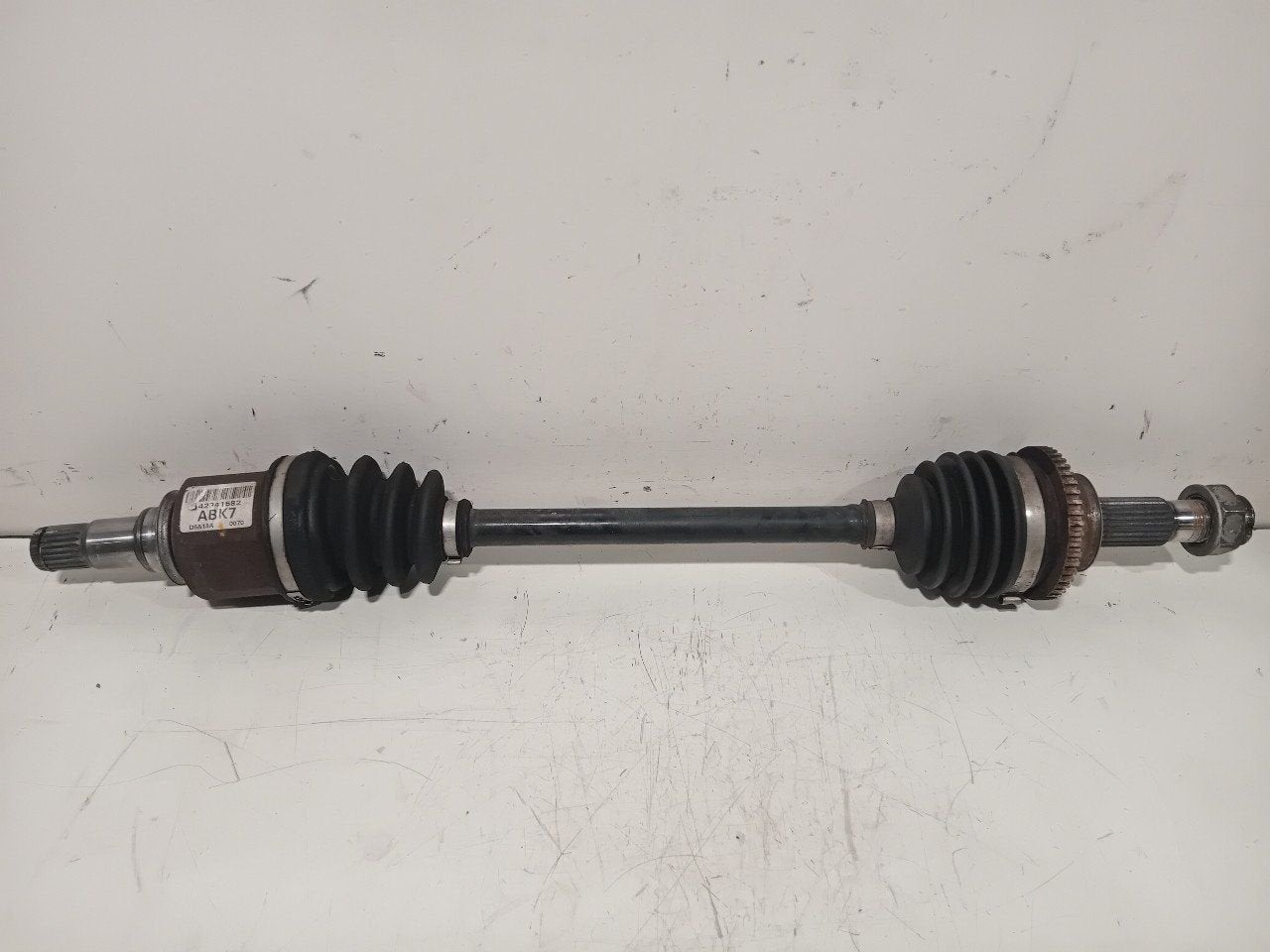 Aandrijfas links voor Opel Karl, Auto-onderdelen, Onderdelen@venauto.nl, Van der Ven Autorecycling B.V., Gebruikt, Ettenseweg 76, 4706 PB Roosendaal, The Netherlands
