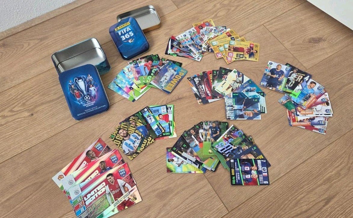 Voetbal kaarten (FIFA365 en Champions League) + 2 doosjes, Ophalen of Verzenden, Zo goed als nieuw, Buitenlandse clubs, Spelerskaart