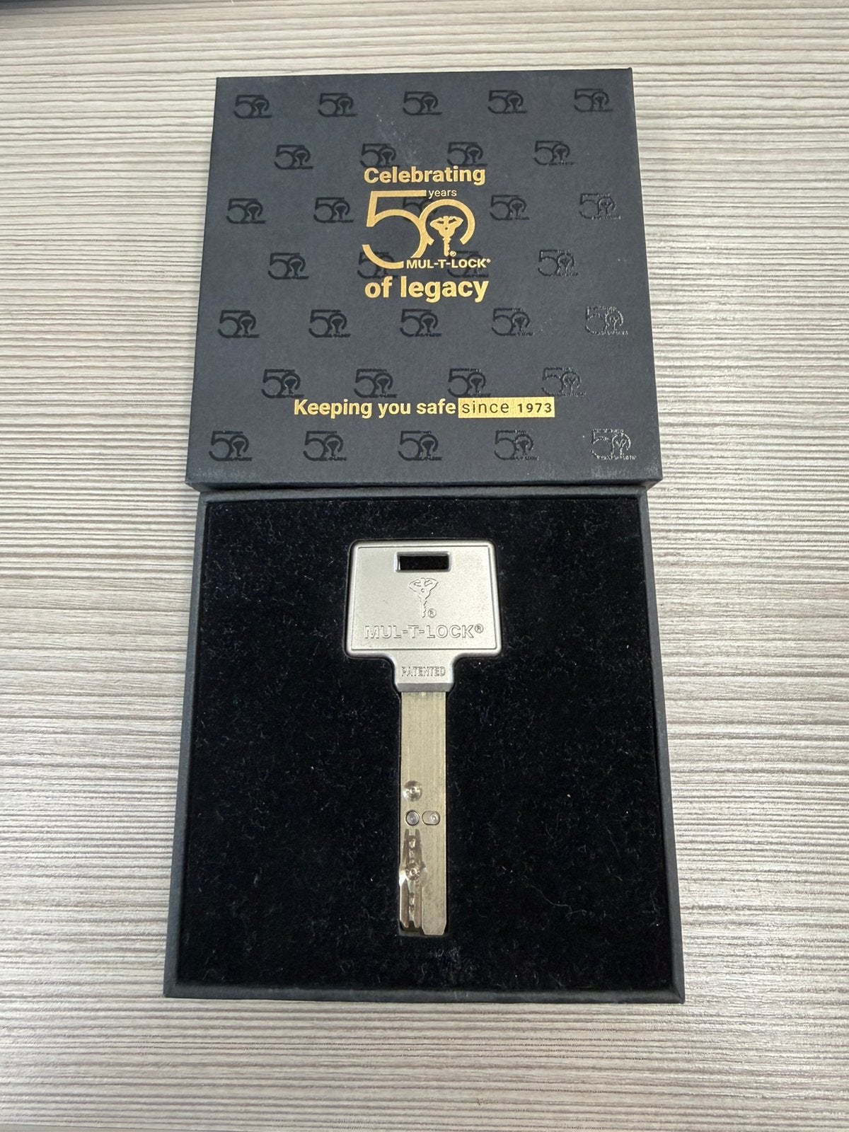 MUL-T-LOCK 50 Years Anniversary Sleutel, Ophalen of Verzenden, Nieuw
