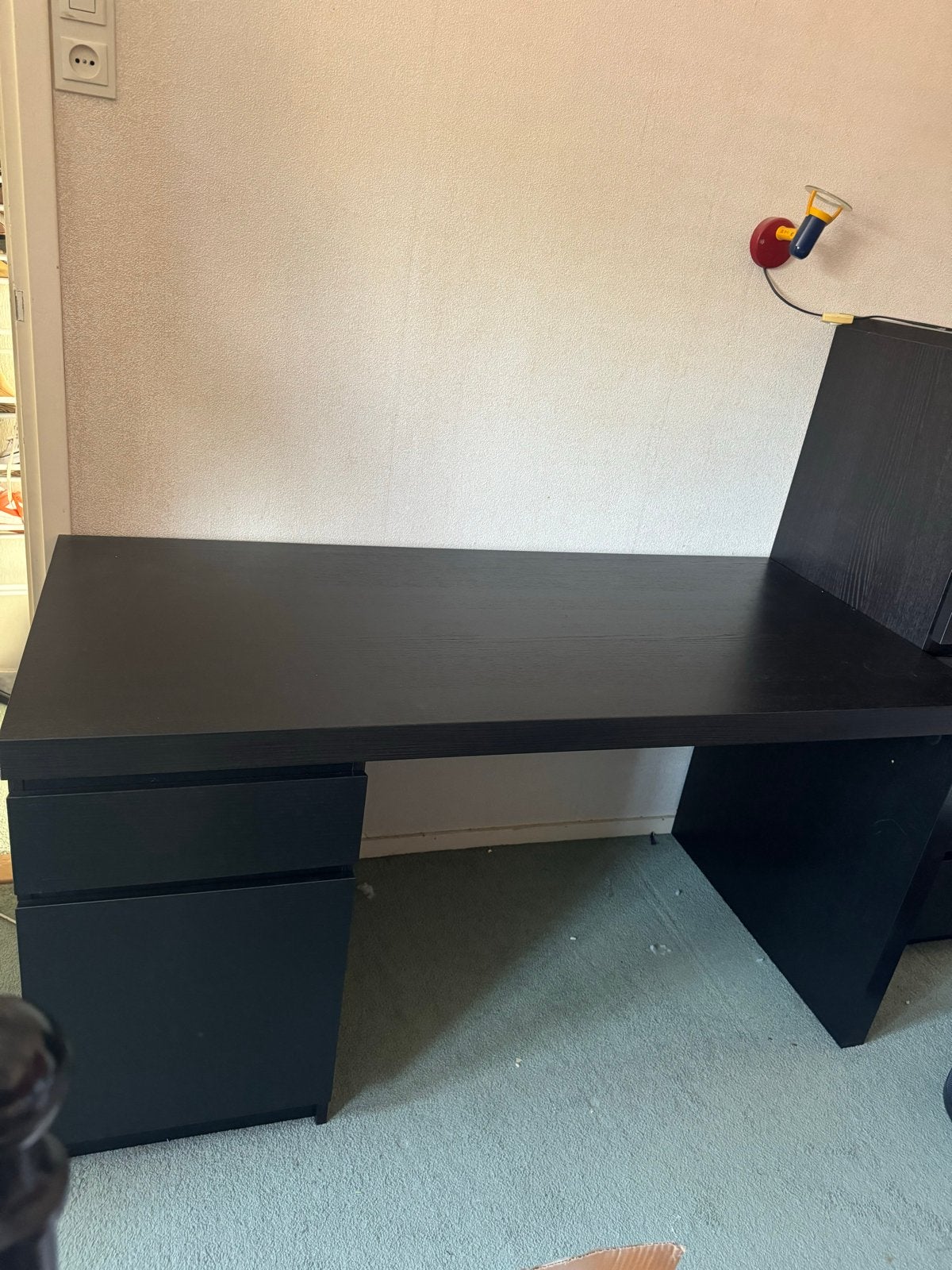 IKEA Malm bureau - Zo goed als nieuw, zwart/bruin, Huis en Inrichting, Ophalen, Spaanplaat of MDF, Zo goed als nieuw, IKEA