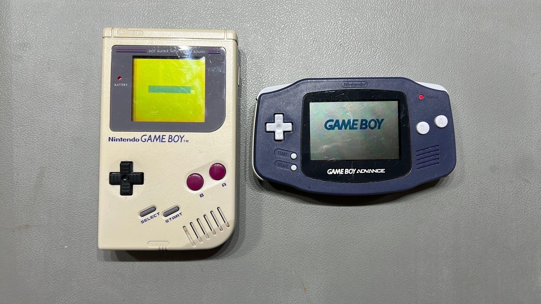 Gameboy classic 1989 en gameboy advance 2000, Spelcomputers en Games, Spelcomputers | Nintendo Game Boy, Ophalen of Verzenden