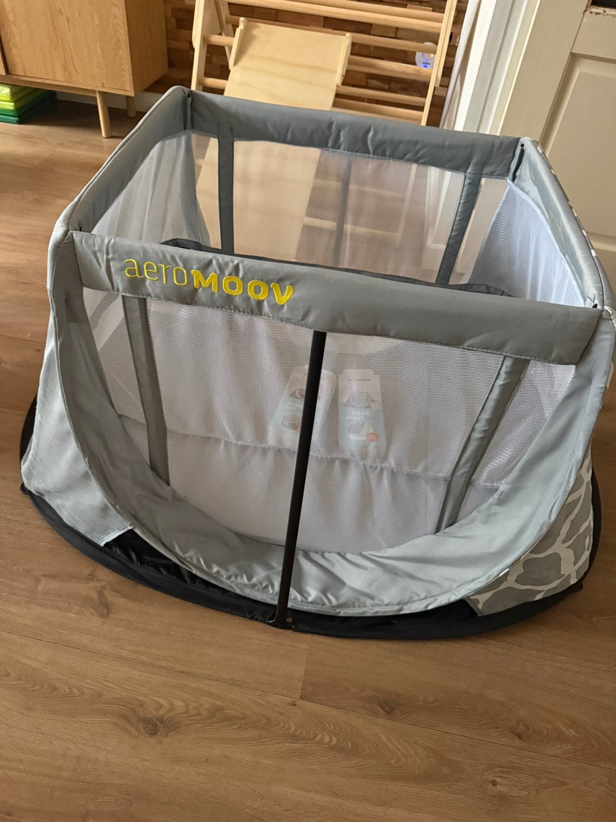 aeromoov pop up bedje, campingbedje, Ophalen, Zo goed als nieuw, Reisbedje