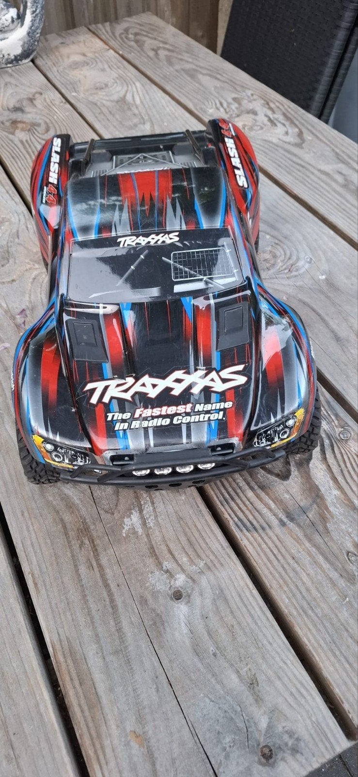 Traxxas slash 4x4, Auto offroad, Zo goed als nieuw, Schaal 1:10, RTR (Ready to Run)