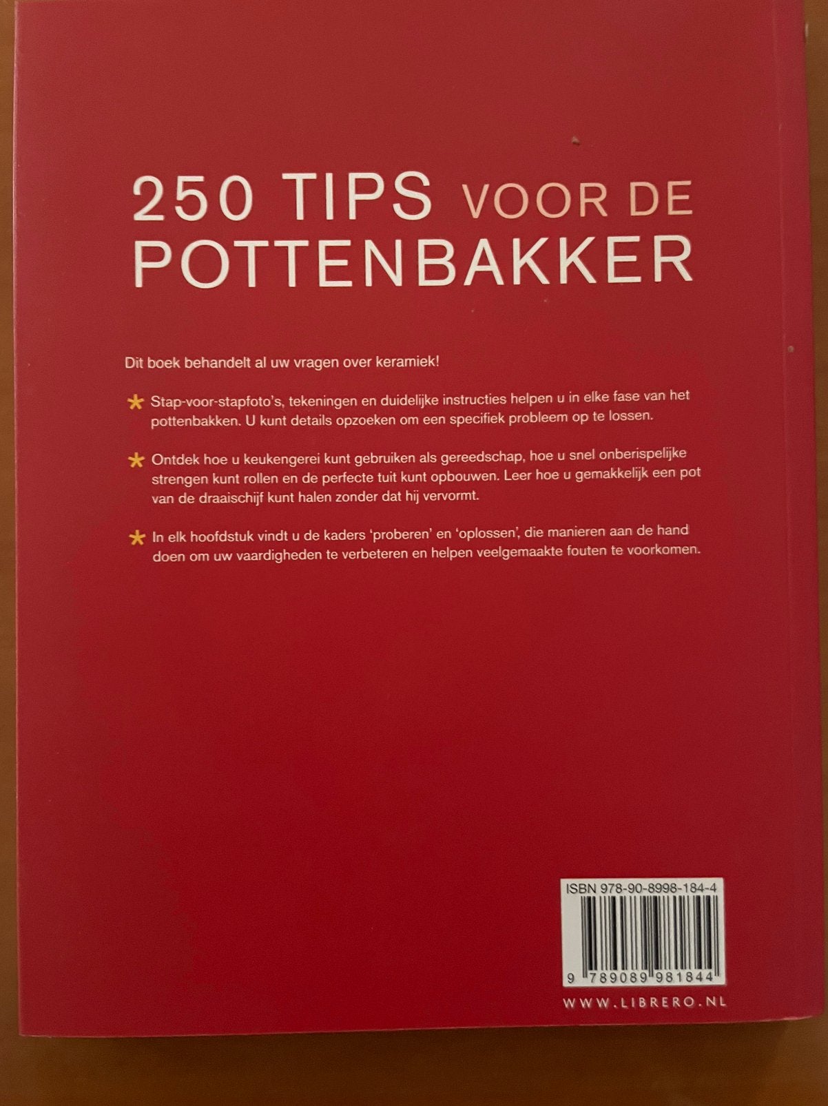 250 tips voor de pottenbakker, Boeken, Ophalen of Verzenden, Zo goed als nieuw, Kleien en Boetseren