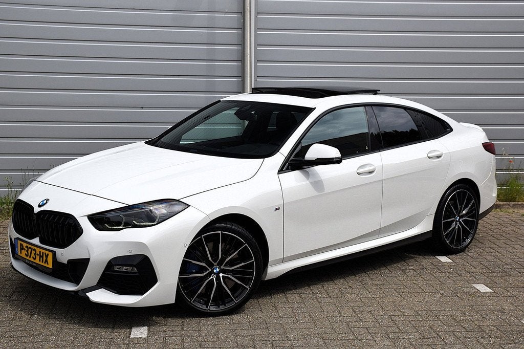 BMW 2-serie Gran Coupé 218i*M-Pakket*PANO*ACC*19'Inch*H&K*5, 136 pk, Gebruikt, 1350 kg, Wit