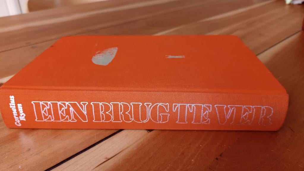 Een brug te ver (Cornelius Ryan), Boeken, Ophalen of Verzenden, Tweede Wereldoorlog