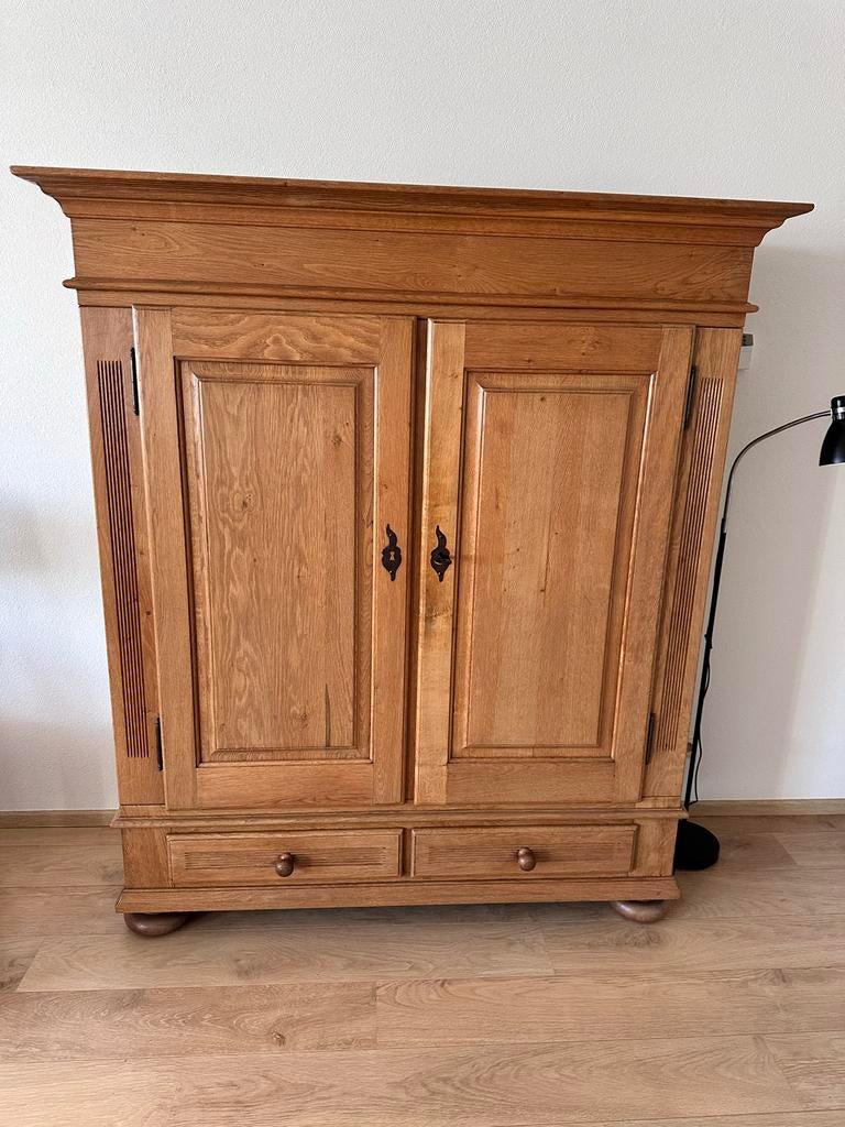 Antieke massief eiken houten servieskast, Ophalen, Gebruikt, Eikenhout, 150 tot 200 cm