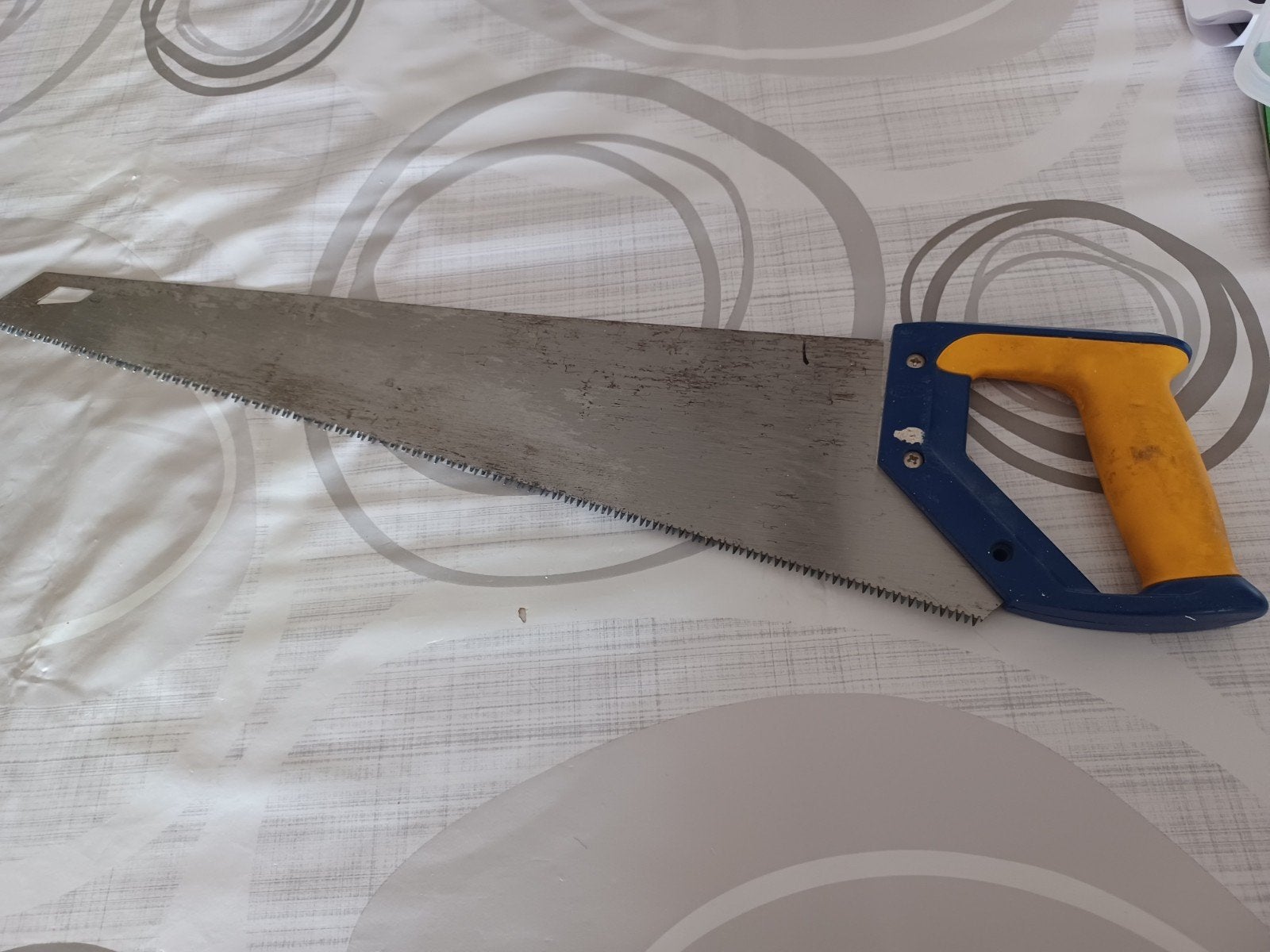 Handzaag met geel en blauw handvat, Tuin en Terras, Ophalen of Verzenden, Gebruikt, Handzaag, Onbekend