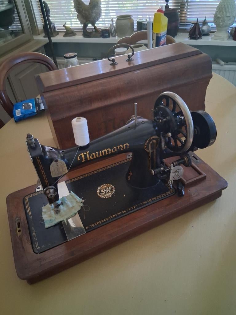Antieke Naumann Naaimachine met Houten Koffer, Ophalen