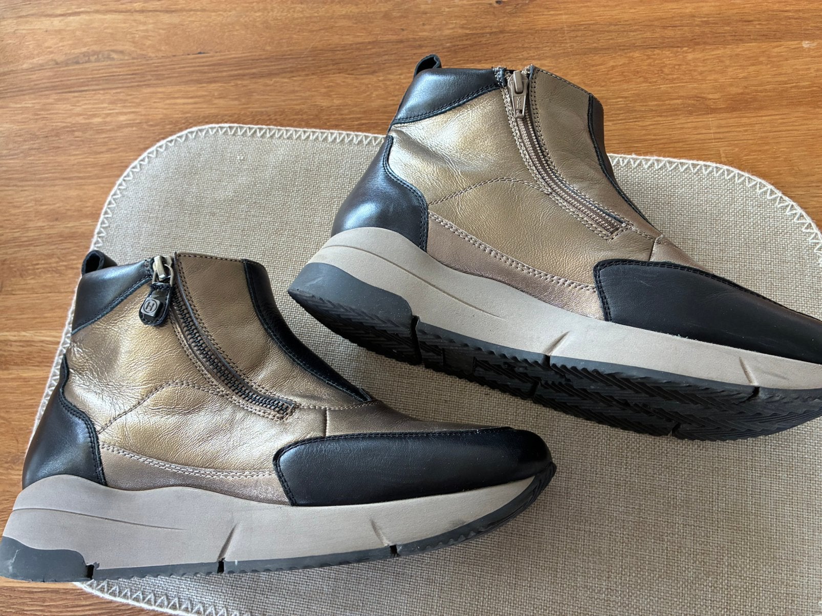 Helioform sneakers, Kleding | Dames, Schoenen, Zwart, Ophalen of Verzenden, Sneakers of Gympen, Zo goed als nieuw