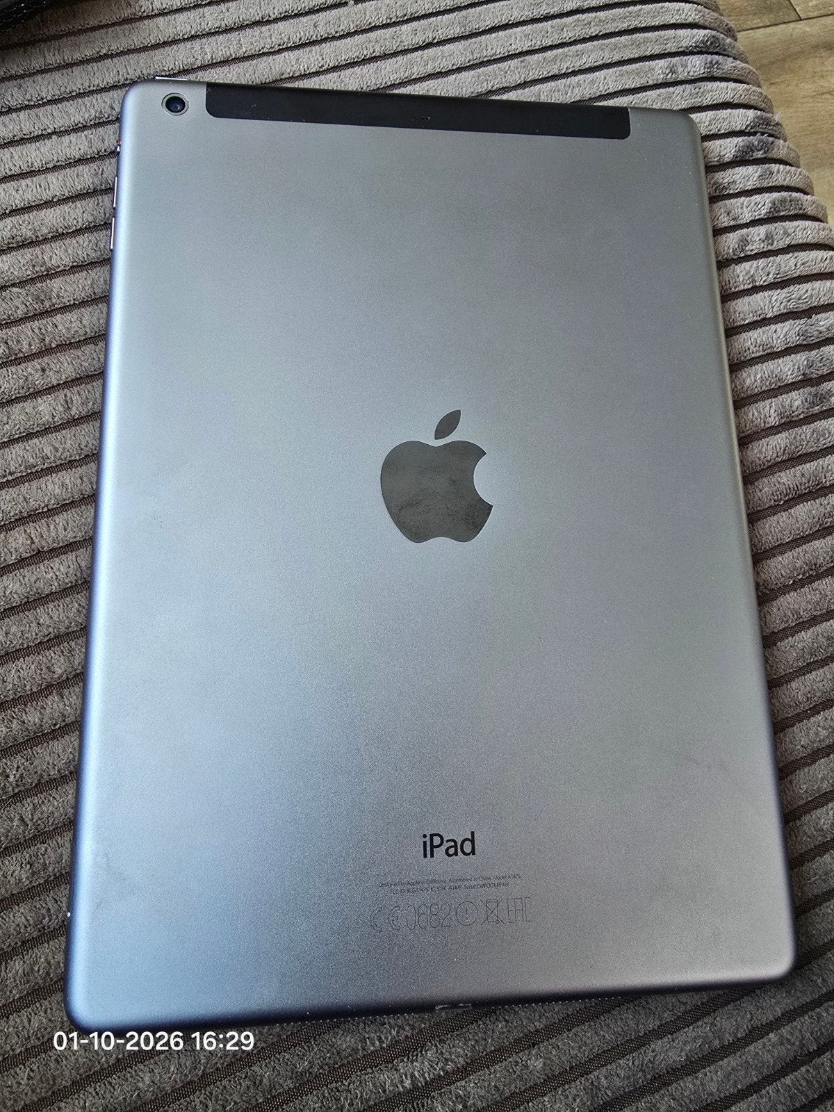 Foto 3 van Apple iPad Air (1e gen) 16GB Wi-Fi - Zo goed als nieuw