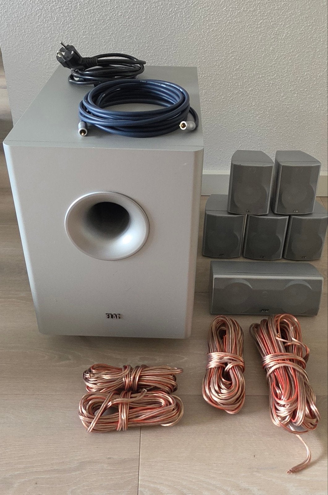 Elac Home Theater Systeem, Gebruikt, 120 tot 150 watt, Speakerset, Basreflex